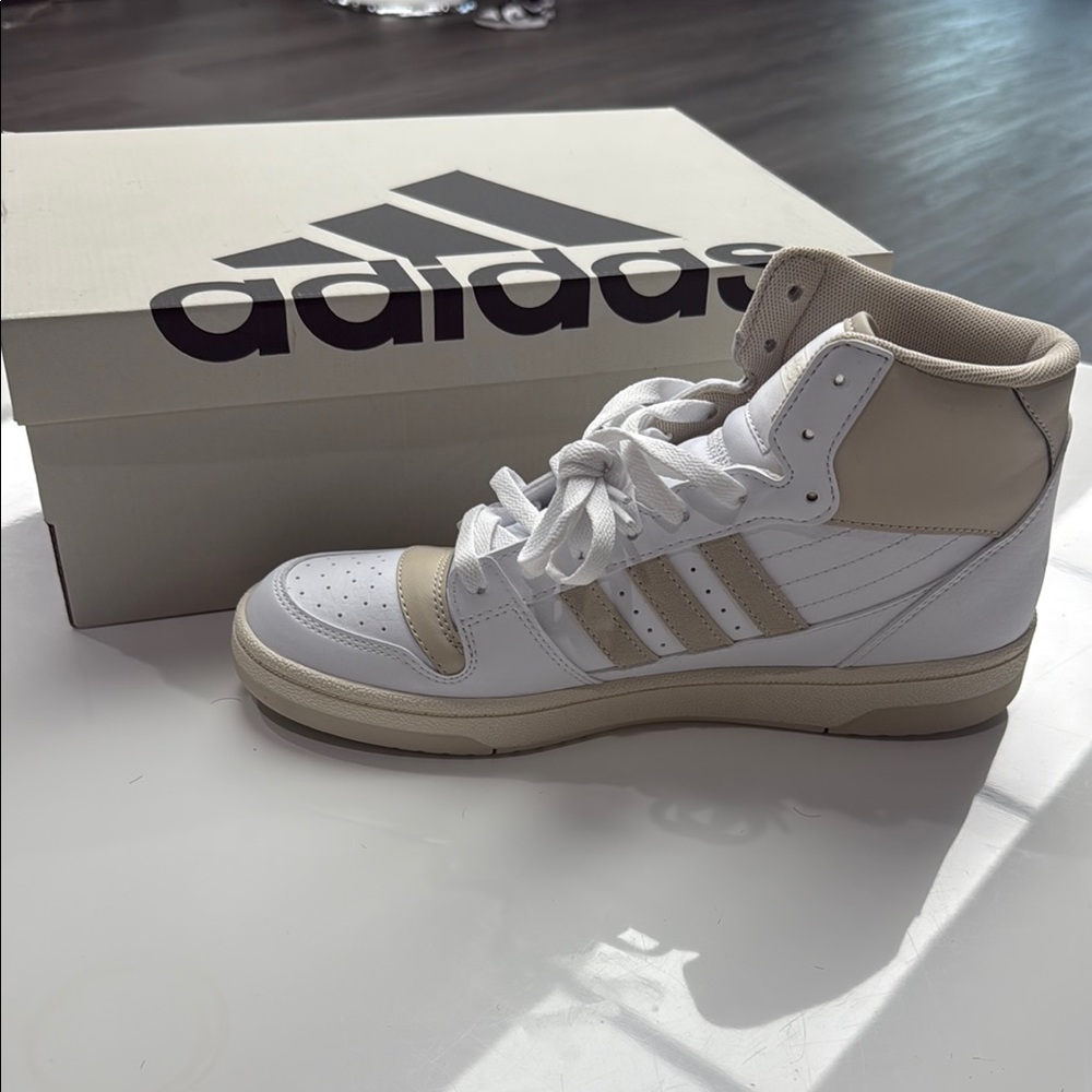 NEW White/Beige Adidas Women’s Break Start Mid Rise Size 10 (WITH BOX)